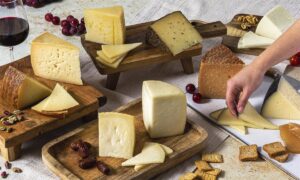 Incorporación de una quesería de Alcázar y una ganadería de Herencia al Patronato de la Fundación DOP Queso Manchego.