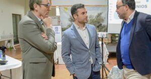 El Alcalde Javier Navarro Felicita a Bodegas Dinastía por Sus Excelentes Resultados en la Última Campaña de Producción