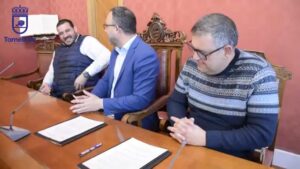 Alcalde Javier Navarro y Empresa Adjudicataria Firman Acta de Cesión para Terrenos Futuros del Crematorio