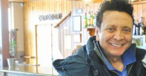 Alcalde de Tomelloso Expresa Dolor por la Muerte de Rupert, el Querido Peluquero de la Ciudad