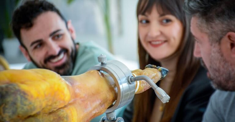 El VIII Campeonato de Cortadores de Jamón de C-LM se realizará en los Salones Moments Casa Justo, localizados en la Ciudad de Tomelloso