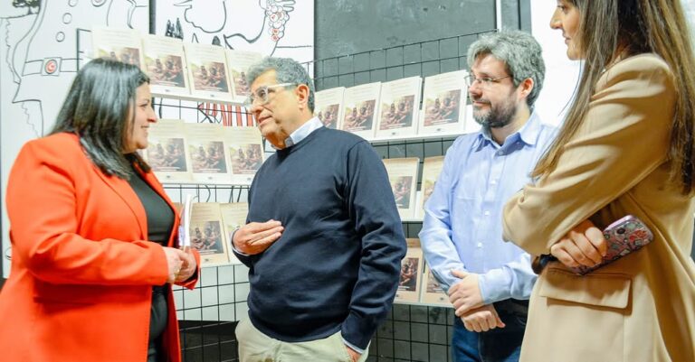 Presentación del Libro ‘Arte Neandertal en La Mancha: Un Fascinante Viaje desde Tom’ en el Salón de Actos de la Casa de Cultura
