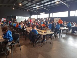 Primera jornada del Cto. Provincial por Edades en Corral de Calatrava: emocionante inicio con líderes destacados.