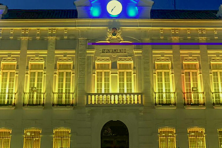 El Ayuntamiento de Tomelloso se viste de amarillo por el Día Mundial de la Endometriosis este 14 de marzo