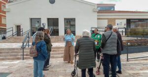 Grupo de la ONCE Visita el Mercado de Abastos de Tomellos en Viaje Representativo