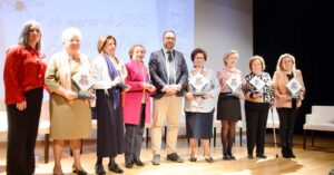 Mujeres del IES Eladio Cabañero Galardonadas con las ‘Terreras 2025’ por el Ayuntamiento este 8 de Marzo; Distinciones Recibidas por Pilar…