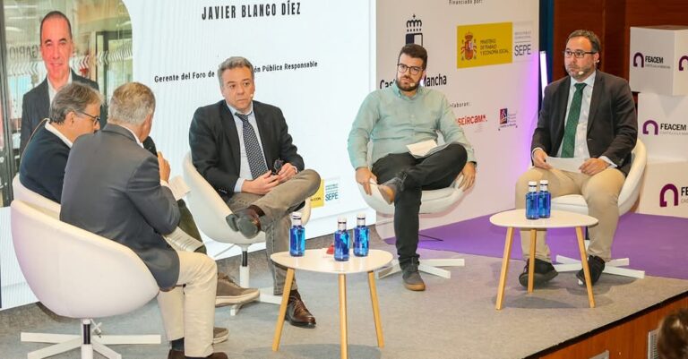 Navarro Elogia a Tomelloso como Ejemplo Exitoso de Colaboración Entre el Ayuntamiento y Fundación Cadisla