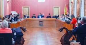 Pleno Aprueba Nueva Ordenanza para Terrazas Hosteleras y Cambio de Gestión del Aula Matinal