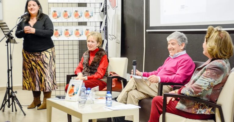 Presentación del Poemario «Orgullosa de ser…» en la Biblioteca Municipal para la Semana de la Mujer 2025
