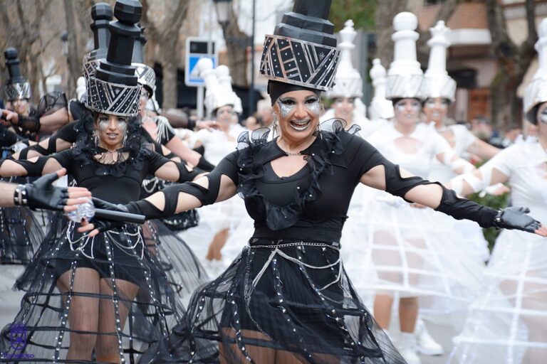 Tomelloso Ayuntamiento Actualiza Álbum de Carnaval 2025 con 90 Nuevas Fotos del Desfile Nacional de Carrozas y Comparsas