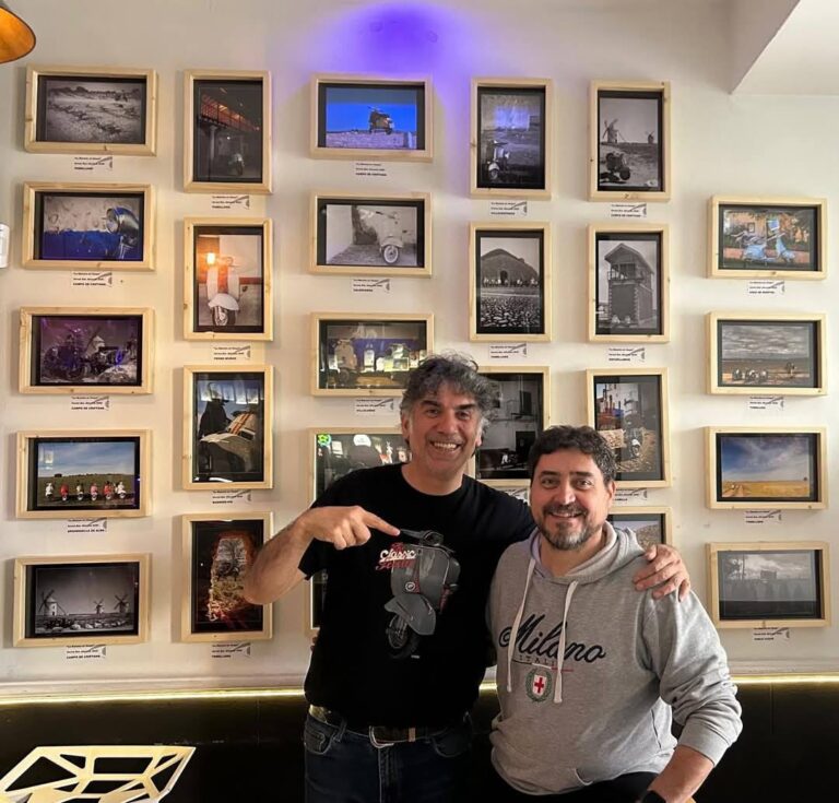 Felicidades a Carlos de la Osa, Jefe de Prensa del Ayuntamiento de Tomelloso, por la Inauguración de su Exposición Artística ‘La Manc…’