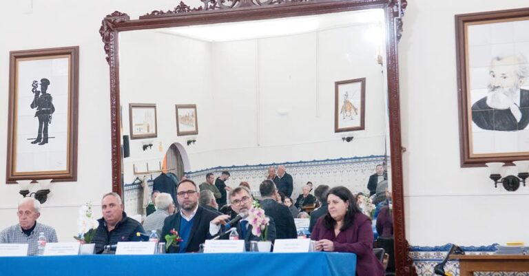 Martes de Arte en Tomelloso: IV Concurso de Dibujo en el Salón de los Espejos del Casino