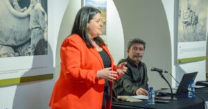 Pedro A. Ofrece Charla Sobre Eladio Cabañero en Evento Literario de Tomelloso