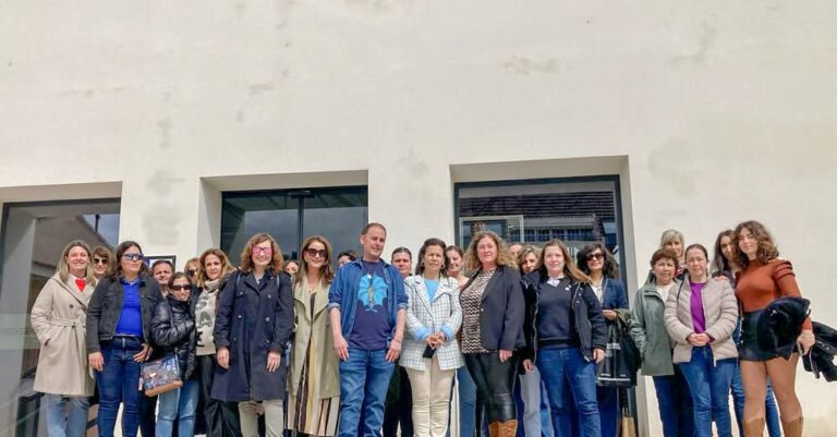 Sábado de Desmitificación y Aprendizaje sobre Lenguaje Natural Asistido en el Mercado de Abastos