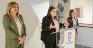 Visita la exposición de fotografías y textos del poeta tomellosero en la Posada de los Portales hasta el 20 de abril