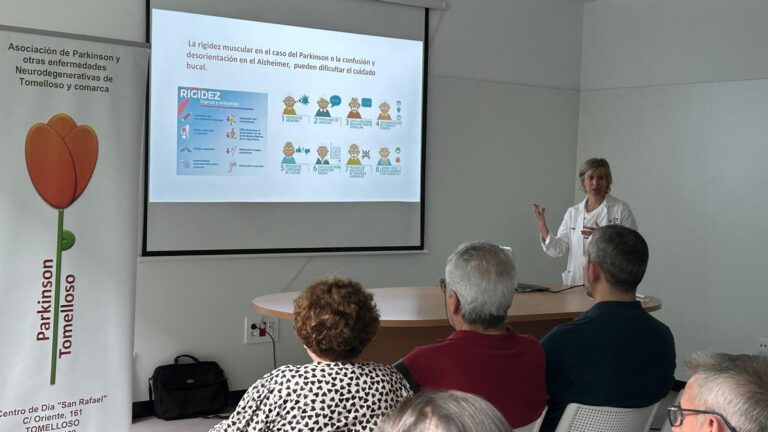 La Unidad de Salud Bucodental de la Gerencia de Tomelloso inaugura las actividades comunitarias en el nuevo Centro de Salud con una charla sobre enfermedades degenerativas