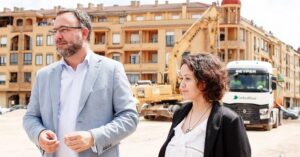El Ayuntamiento Aprueba Nueva Zona de Aparcamiento para Abordar las Necesidades de los Vecinos y la Falta de Planificación del Gobierno Regional