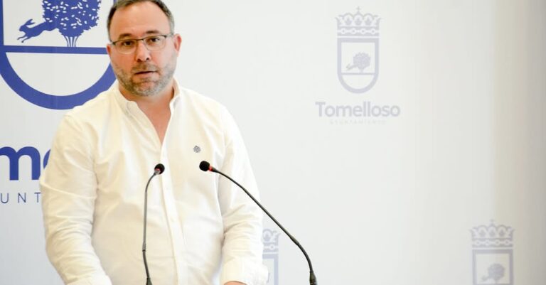 Belén López Montero, Galardonada con la Distinción ‘Tomellosero Ausente 2025’ Anuncia el Alcalde Javier Navarro