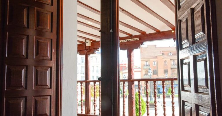 Invitación de la Oficina de Turismo de Tomelloso a los establecimientos turísticos locales para participar en jornada informativa