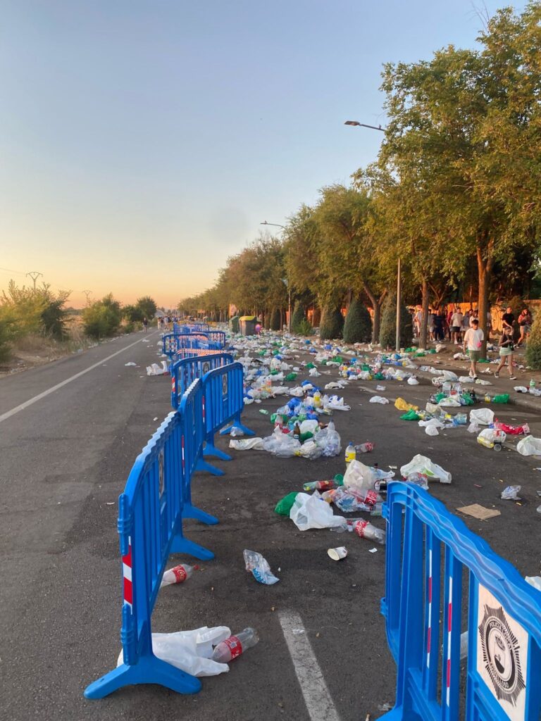 Compromiso y Eficiencia en Acción: Transformación Impactante en la Limpieza Matutina