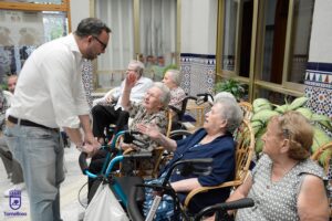 El Ayuntamiento de Tomelloso actualiza su álbum con nuevas fotos de la visita a la Residencia San Víctor