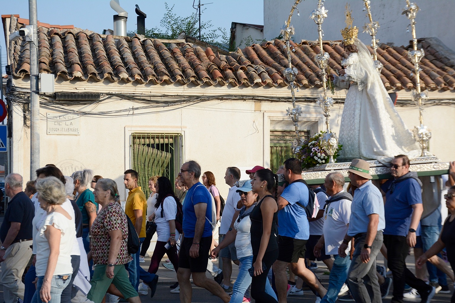 El Ayuntamiento de Tomelloso comparte 25 fotos inéditas del traslado de la Virgen de las Viñas
