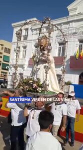 Un día histórico en la Plaza de España de Tomelloso: la venerada imagen de la Virgen de las Viñas toma el centro