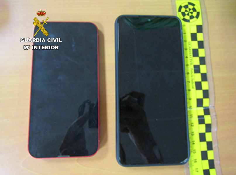 La Guardia Civil detiene a varias personas dedicadas al hurto en el interior de vehículos