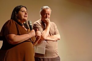 Dionisio Cañas Revela ‘El Secreto de Macaria’ en una Presentación Audiovisual ante Público Aplaudido en el Auditorio López Torres
