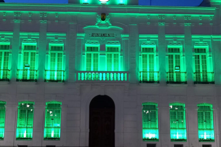El Ayuntamiento de Tomelloso se viste de verde para el Día Mundial del Farmacéutico este 25 de septiembre