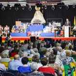 avarro elogia el comportamiento comunitario, la alta calidad del programa y la afluencia masiva durante todos los eventos públicos.