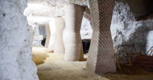 Aprueban Tramitación de Subvención de 1 Millón de Euros para Rehabilitación de Cuevas por la Comisión de Desarrollo Sostenible y la Diputación