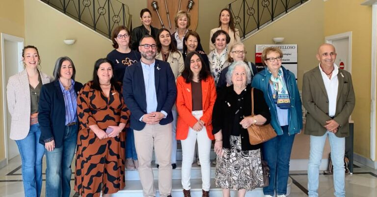 El Alcalde Eleva su Voz para el Manifiesto del Día Mundial Contra el Cáncer de Mama: ‘Nos lo Tomamos a Pecho’ – El Lema del Año en Conmemoración El Alcalde Eleva su Voz para el Manifiesto del Día Mundial Contra el Cáncer de Mama: ‘Nos lo Tomamos a Pecho’ – El Lema del Año en Conmemoración