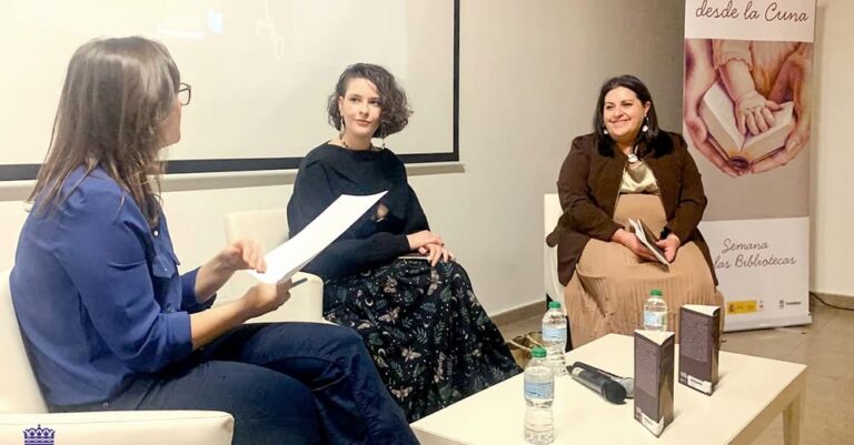 Joven Escritora Marta Boronat Redondo Presenta su Libro ‘Infundio’ en la Biblioteca Municipal