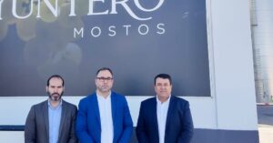 Alcalde Javier Navarro sostiene reunión con el presidente de Yuntero Mostos, Felipe Rodríguez Callejas, en continuación de su ronda de contactos