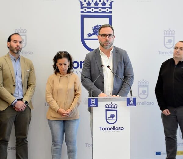 El Alcalde Reconoce el Notable Esfuerzo de TEACompaño y Fundación Kirira como Recipientes de la Donación Solidaria de la 10k