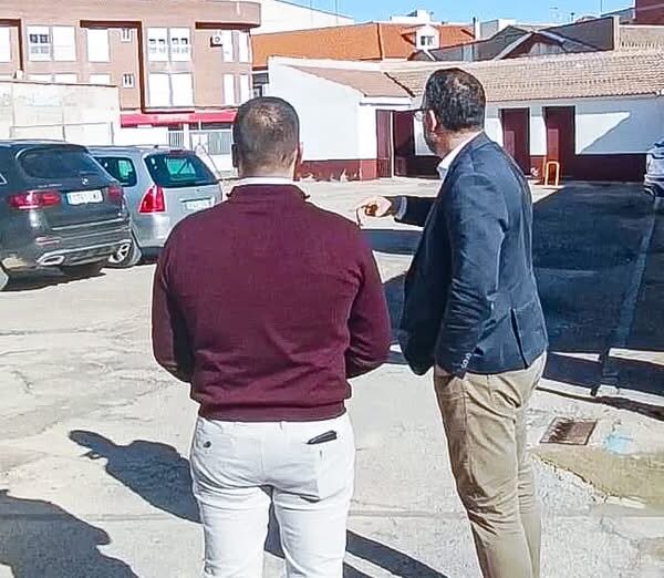 Renovación y Ampliación del Aparcamiento junto al Mercado de Abastos: Nueva Zona de Juegos Infantiles en Proyecto