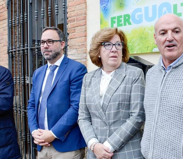 Alcalde Javier Navarro Destaca Modernización en Inauguración de la Nueva Sede FERGUALT en Tomelloso