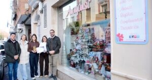 Anayansi, Mercería galardonada en la entrega de premios del XII Concurso de Escaparatismo Navideño esta mañana