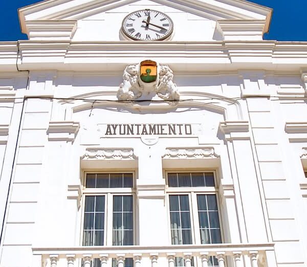 El Ayuntamiento Anuncia Reparaciones Urgentes en la Intersección de Calle Amparo y Alfonso XII