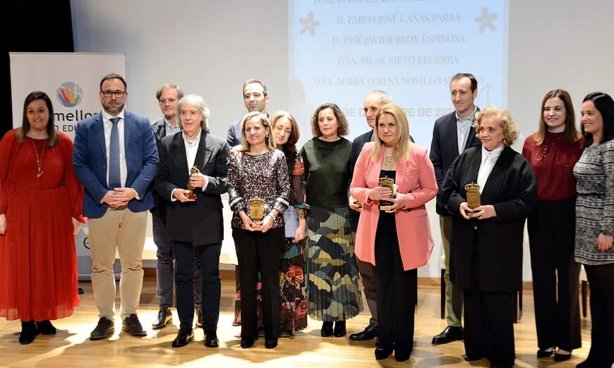 Homenaje a Docentes en el Auditorio López Torres: Un Evento Entrañable en el Calendario Educativo Local