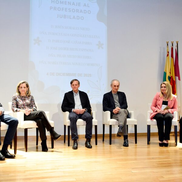 Homenaje a Profesores Jubilados 2025: Ayuntamiento de Tomelloso Actualiza Álbum de Fotos