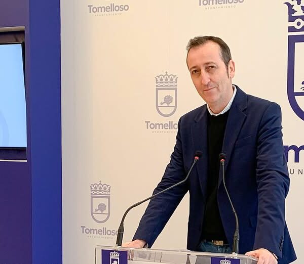 El Año 2025 Definido por Antonio Calvo como un Periodo de Intenso Apoyo a la Comunidad Educativa y Avances en Mantenimiento Urbano