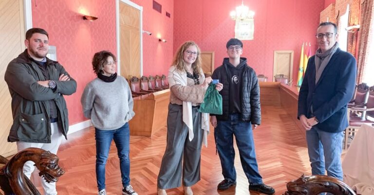 El Ayuntamiento Celebra el Sorteo de la Cesta Solidaria Organizado por el IES Airén