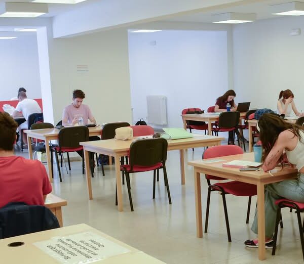 Extensión del plazo hasta el 20 de Enero para solicitar ayudas dirigidas a estudiantes universitarios