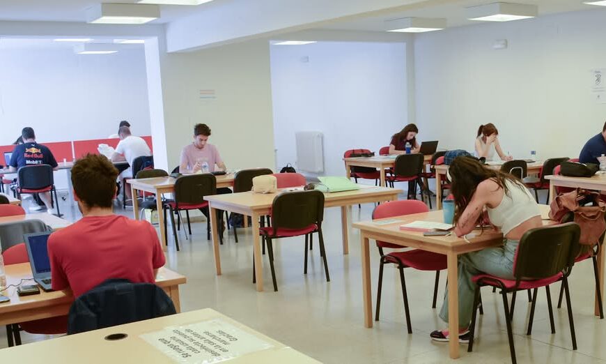 Extensión del plazo hasta el 20 de Enero para solicitar ayudas dirigidas a estudiantes universitarios