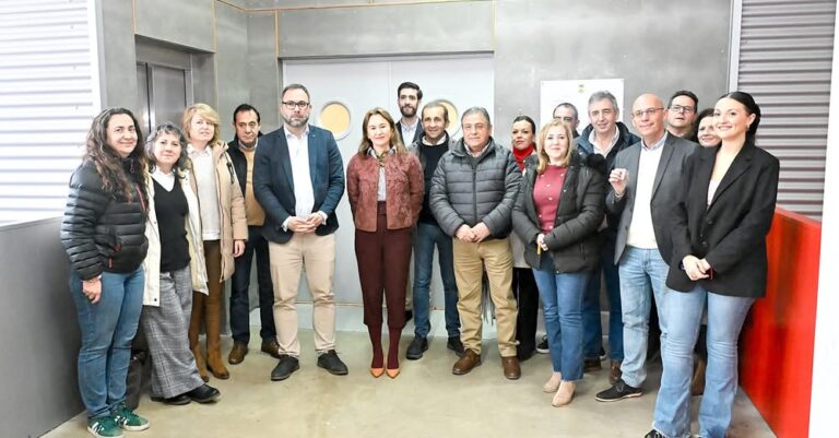 Inauguración de la Nueva Pista de Conductores: Alcalde Entrega las Llaves a las Autoescuelas Cercanas a la Avenida Juan Carlos I