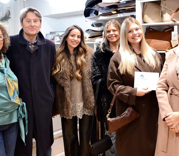 Premio de 1.000 Euros otorgado por la Concepción de Promoción Económica en la campaña ‘Elige Tomelloso’