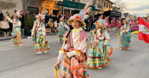 El Burleta y Escuela de Danza Attitude: Grandes Ganadores en el Prestigioso Desfile Nacional de Carrozas y Comparsas