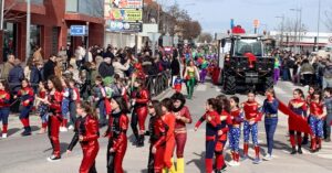 El Desfile Escolar de Tomelloso: Un Espectáculo de Imaginación e Ilusión Revela el Talento Futuro del Carnaval
